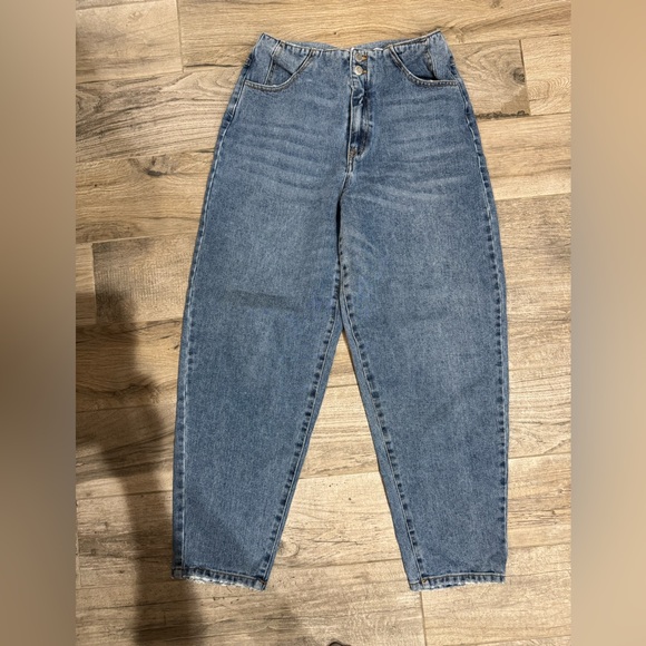 Vero Moda High Rise Barrel Jeans – size 27, NWOT. - Picture 4 of 4